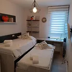 ¡al Lado De La Clinica Oftalmologica Vega! Овьедо