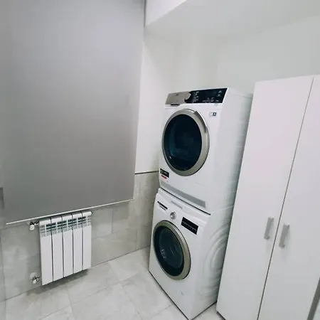 ¡al Lado De La Clinica Oftalmologica Vega!