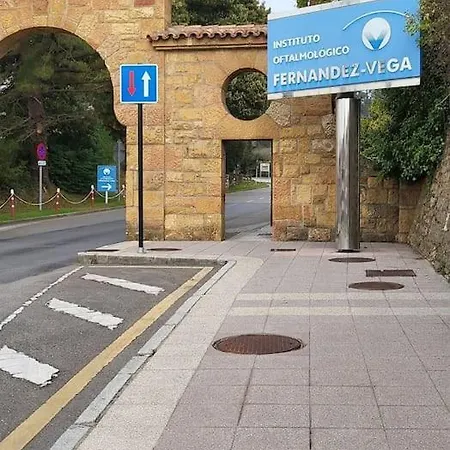 ¡al Lado De La Clinica Oftalmologica Vega! * Oviedo