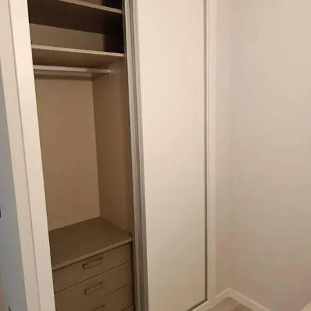 ¡al Lado De La Clinica Oftalmologica Vega! Apartment *