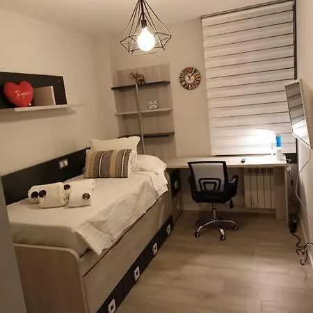 ¡al Lado De La Clinica Oftalmologica Vega! * Oviedo