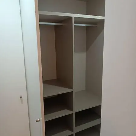 ¡al Lado De La Clinica Oftalmologica Vega! Oviedo