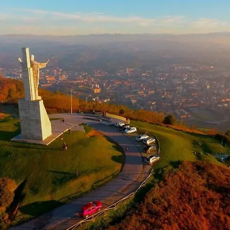 ¡al Lado De La Clinica Oftalmologica Vega! דירה אוביידו